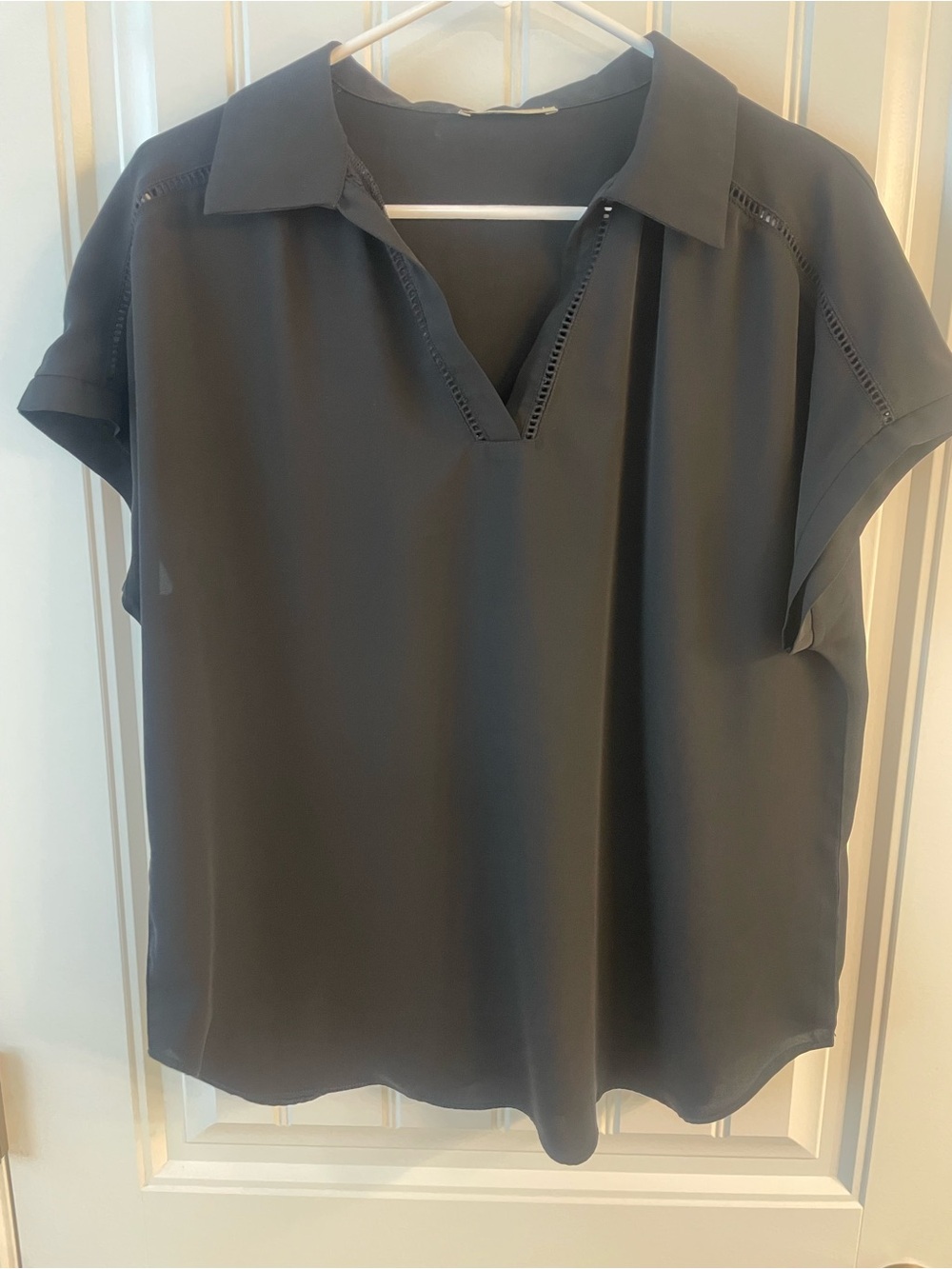 Women's Short-Sleeve Collared Blouse - black